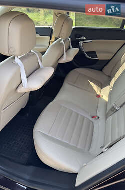 Универсал Opel Insignia 2014 в 