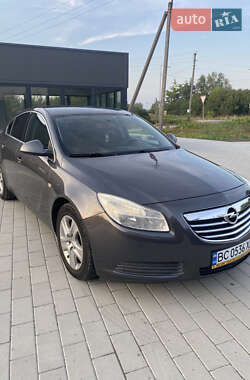 Седан Opel Insignia 2010 в Жовкві