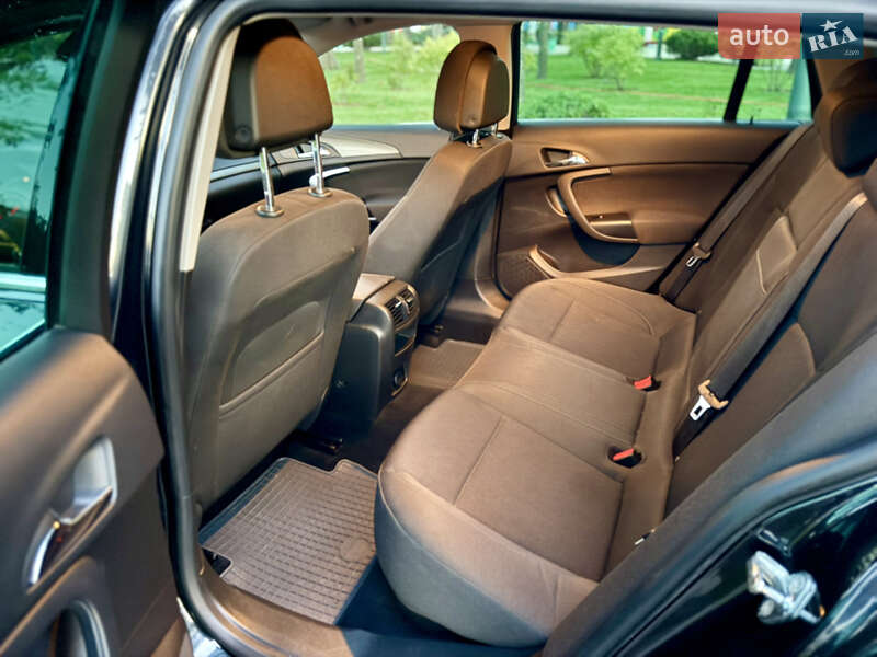 Универсал Opel Insignia 2010 в Харькове