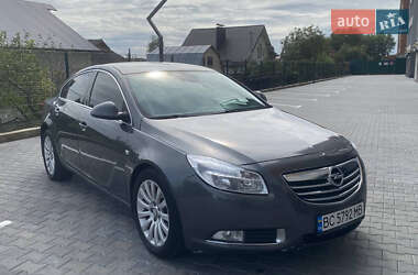 Седан Opel Insignia 2010 в 
