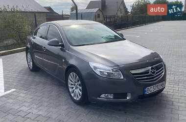 Седан Opel Insignia 2010 в 