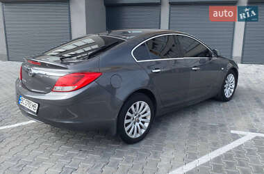 Седан Opel Insignia 2010 в 