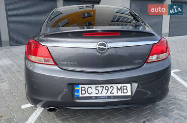 Седан Opel Insignia 2010 в 
