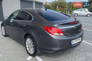 Седан Opel Insignia 2010 в 