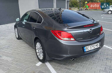 Седан Opel Insignia 2010 в 