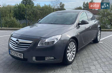 Седан Opel Insignia 2010 в 