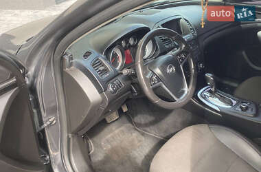 Седан Opel Insignia 2010 в 