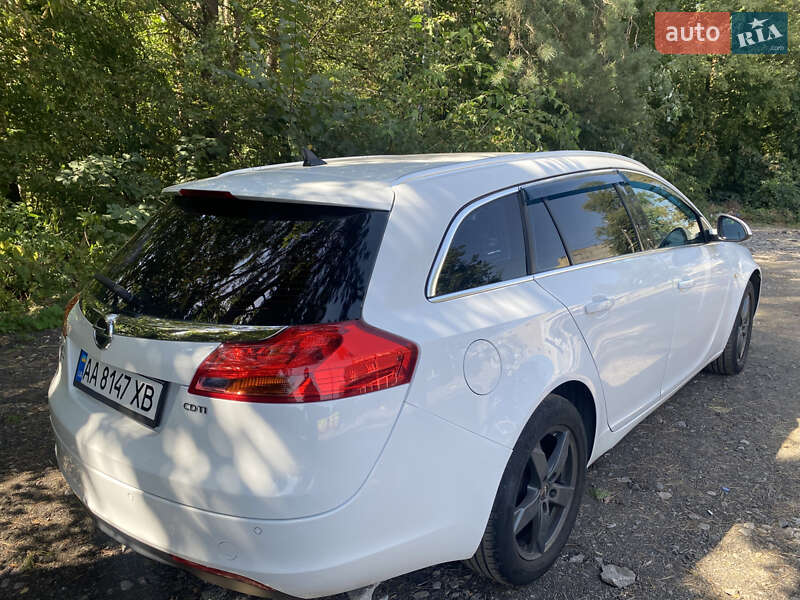 Универсал Opel Insignia 2013 в Киеве