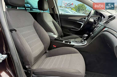 Универсал Opel Insignia 2011 в 
