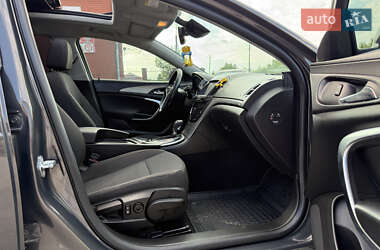 Универсал Opel Insignia 2015 в 