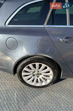 Универсал Opel Insignia 2010 в 