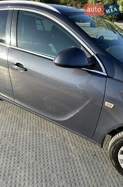 Универсал Opel Insignia 2010 в 