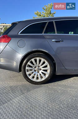 Универсал Opel Insignia 2010 в 