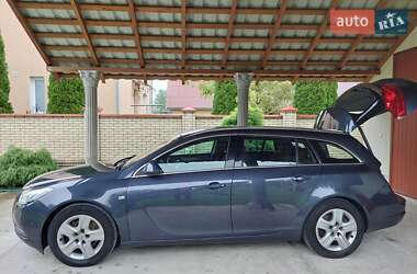 Универсал Opel Insignia 2010 в 