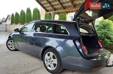 Универсал Opel Insignia 2010 в 