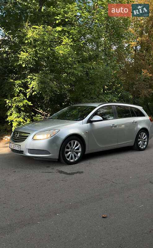 Універсал Opel Insignia 2011 в Дніпрі