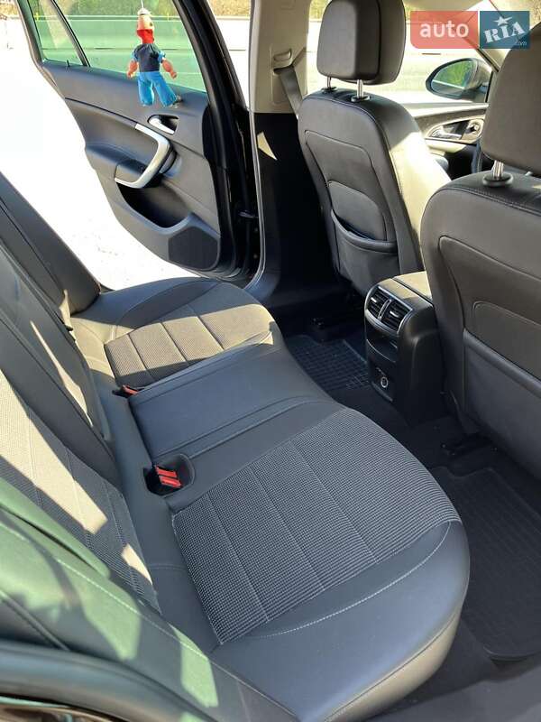 Универсал Opel Insignia 2012 в Дунаевцах