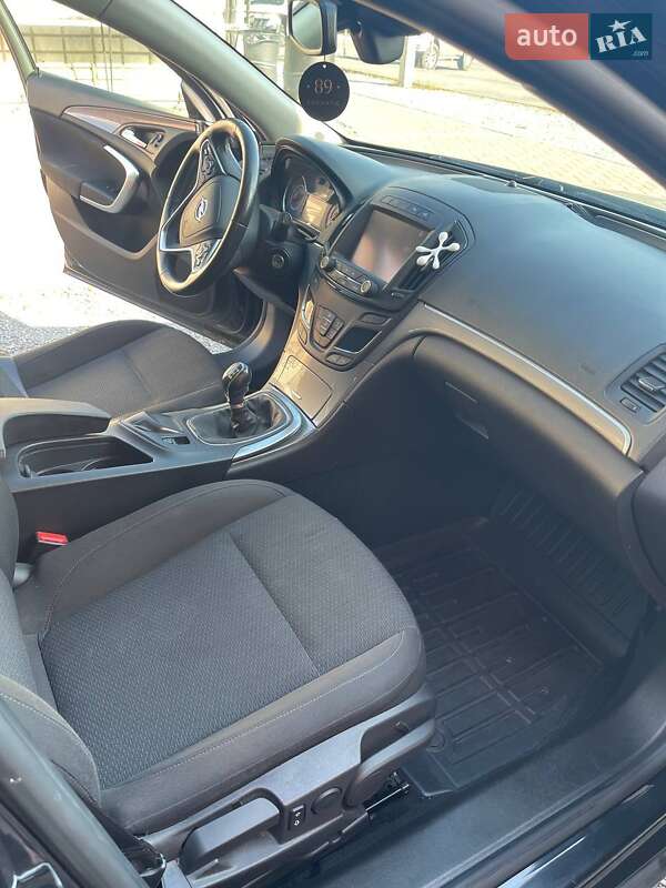 Універсал Opel Insignia 2015 в Звягелі