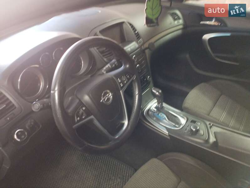 Універсал Opel Insignia 2011 в Прилуках