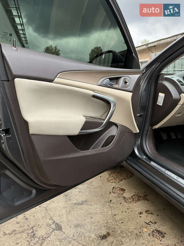 Ліфтбек Opel Insignia 2009 в Києві