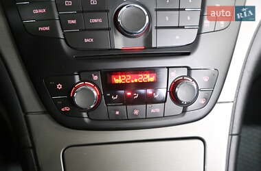 Седан Opel Insignia 2009 в  фото 20 Седан Opel Insignia 2009 в