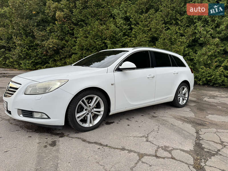 Универсал Opel Insignia 2011 в Ровно