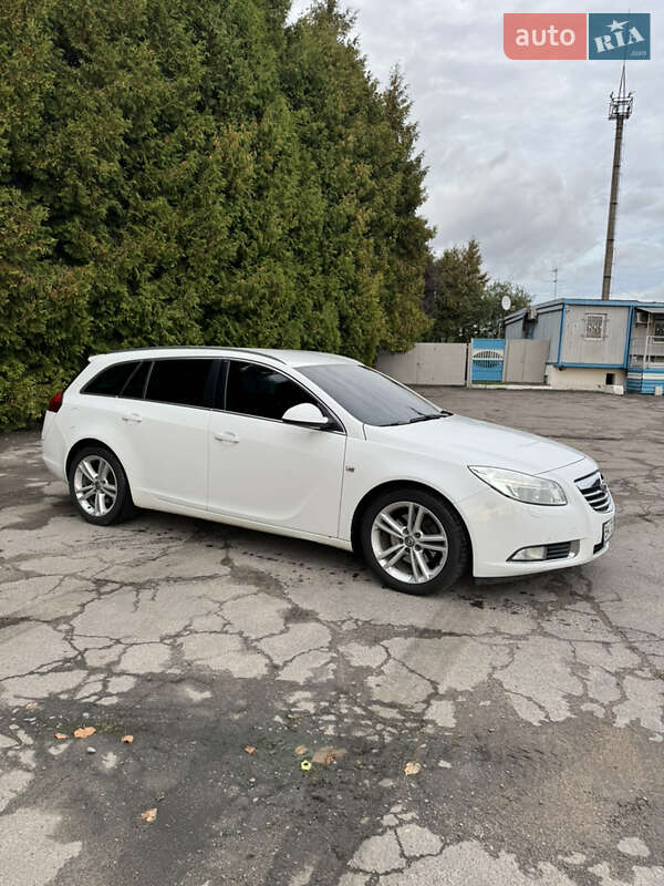 Универсал Opel Insignia 2011 в Ровно