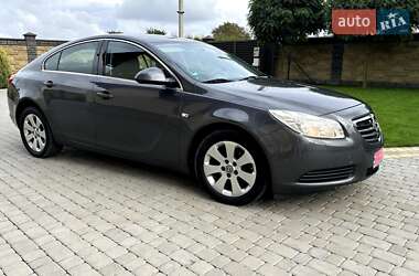 Седан Opel Insignia 2010 в Луцке