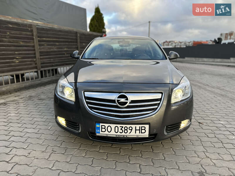 Седан Opel Insignia 2012 в Тернополе