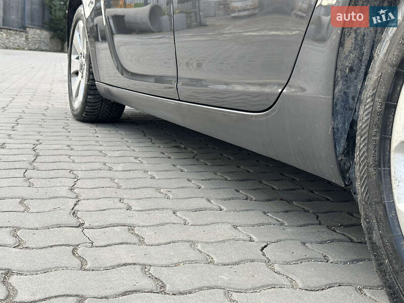 Седан Opel Insignia 2012 в Тернополе