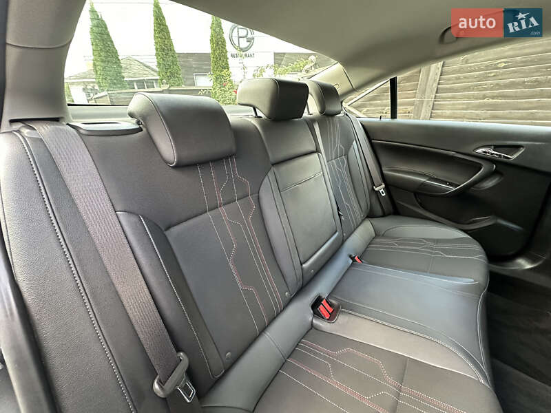 Седан Opel Insignia 2012 в Тернополе