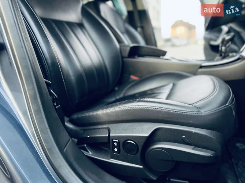Універсал Opel Insignia 2010 в Тернополі