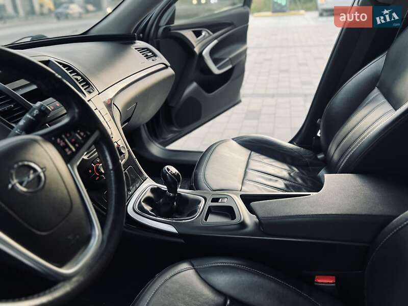 Універсал Opel Insignia 2010 в Тернополі