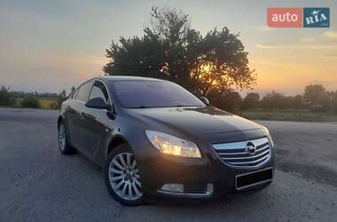 Седан Opel Insignia 2010 в Краснограде