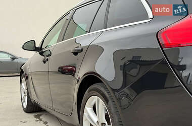 Универсал Opel Insignia 2012 в 