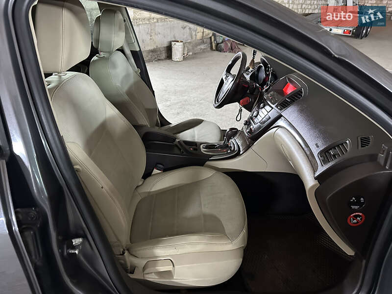 Лифтбек Opel Insignia 2010 в Тульчине