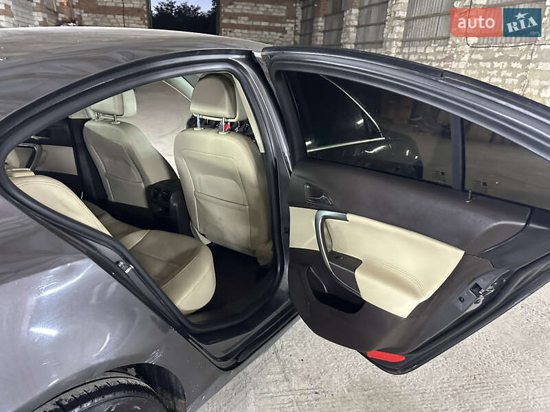 Лифтбек Opel Insignia 2010 в Тульчине