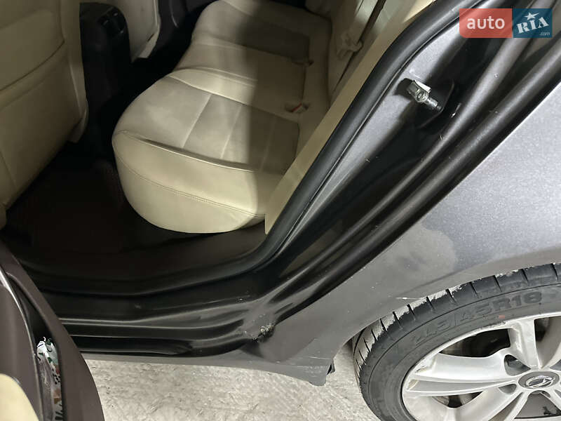 Лифтбек Opel Insignia 2010 в Тульчине