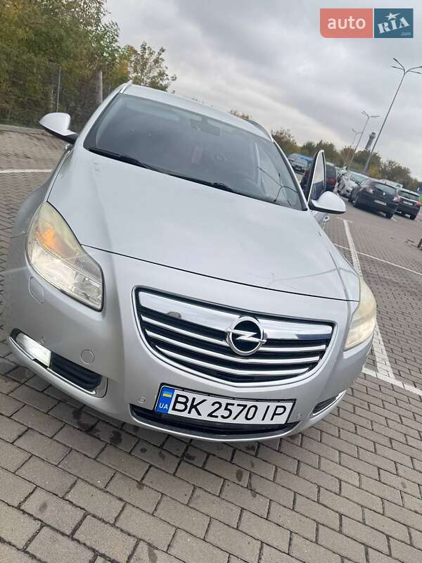Універсал Opel Insignia 2010 в Дубні
