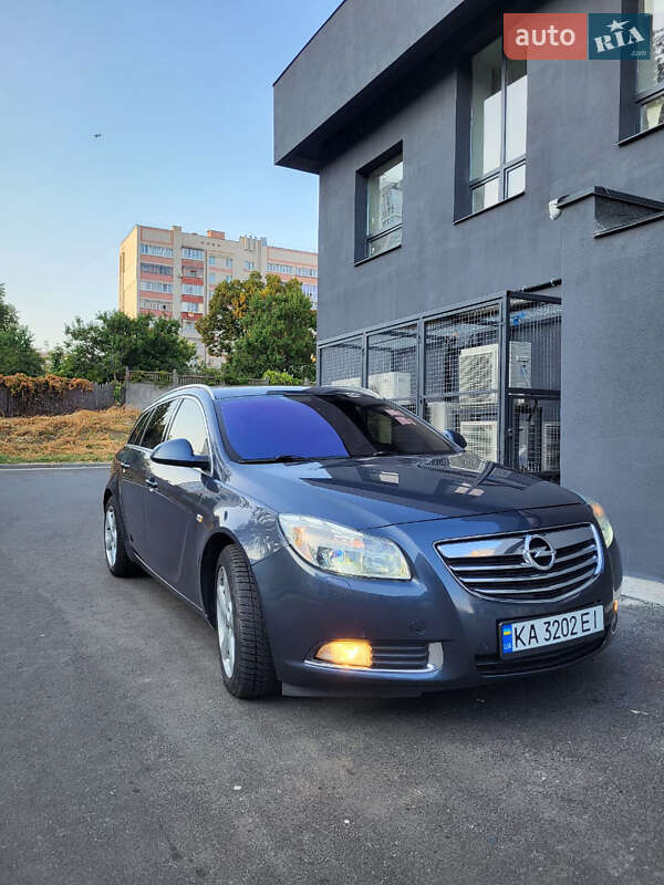 Универсал Opel Insignia 2010 в Чернигове