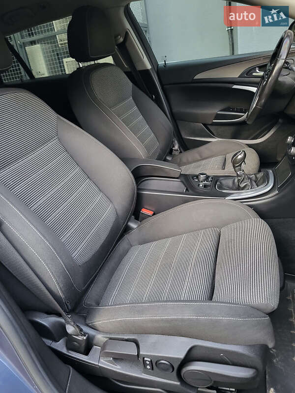 Универсал Opel Insignia 2010 в Чернигове