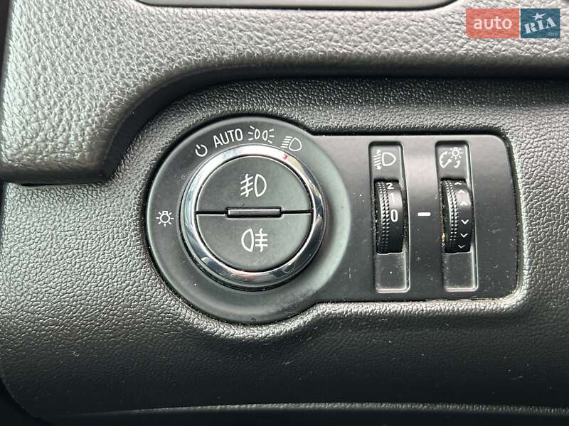 Универсал Opel Insignia 2011 в Львове