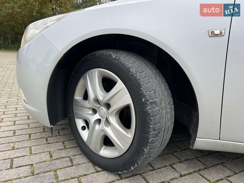 Универсал Opel Insignia 2011 в Львове