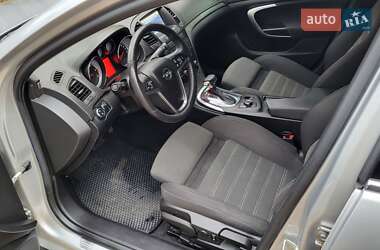 Универсал Opel Insignia 2012 в 