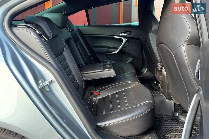 Седан Opel Insignia 2012 в Киеве