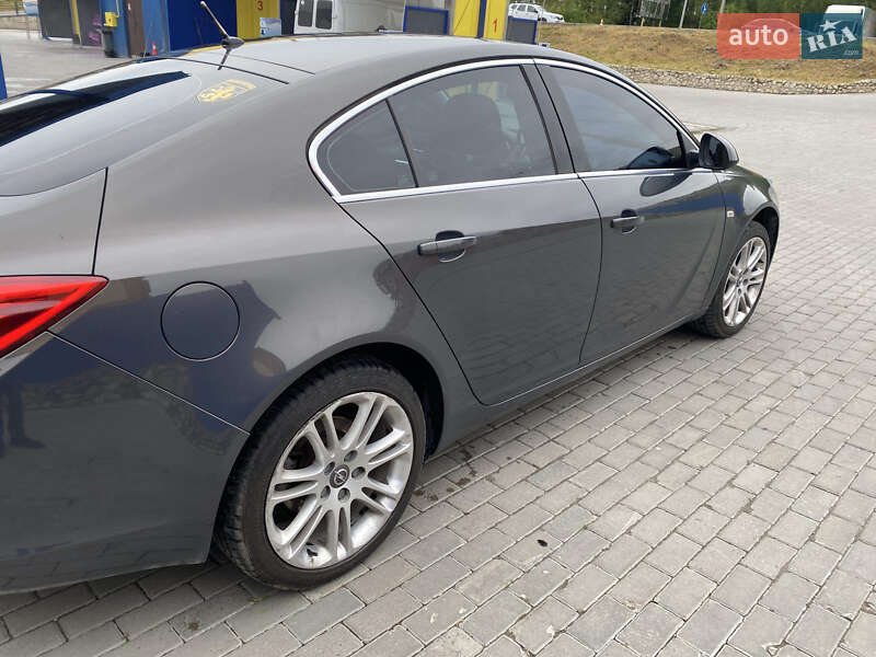 Ліфтбек Opel Insignia 2012 в Тернополі