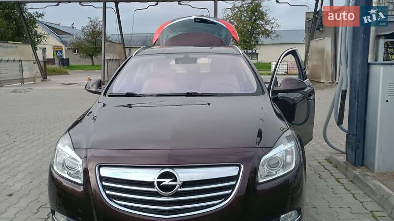 Универсал Opel Insignia 2012 в Самборе