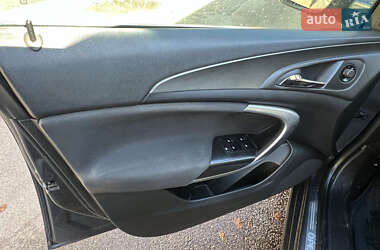 Универсал Opel Insignia 2010 в 