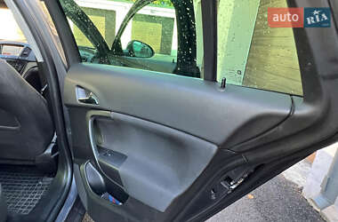 Универсал Opel Insignia 2010 в 