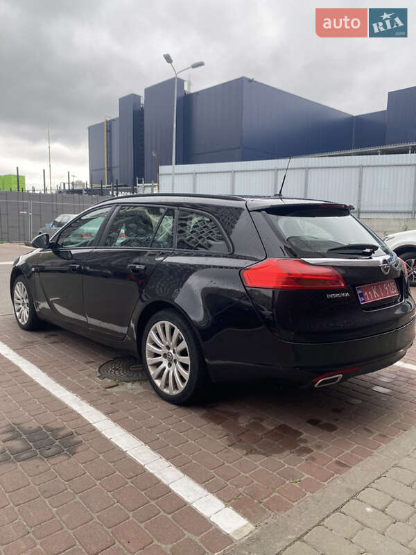Универсал Opel Insignia 2009 в Умани